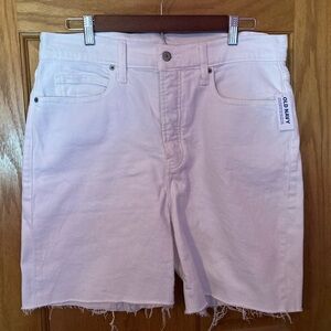 Old Navy women’s white high rise Bermuda shorts